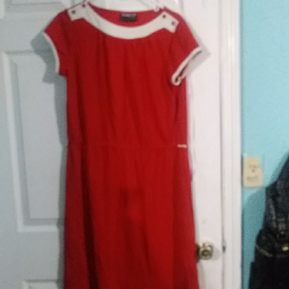 Red and white dress - Picture 2 of 3